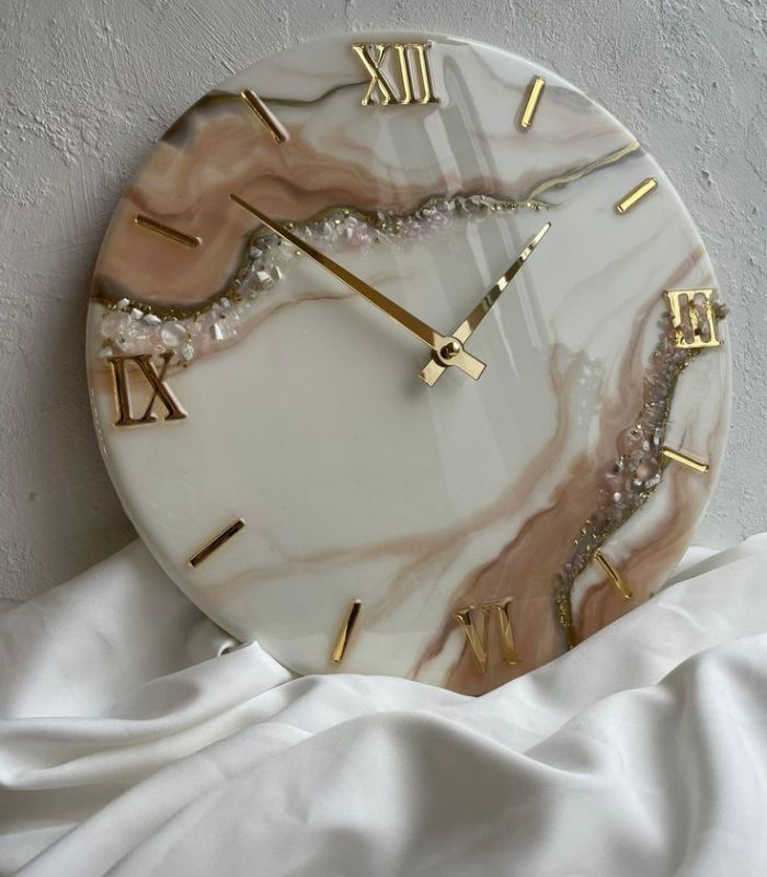 Royal Brown Resin Clock